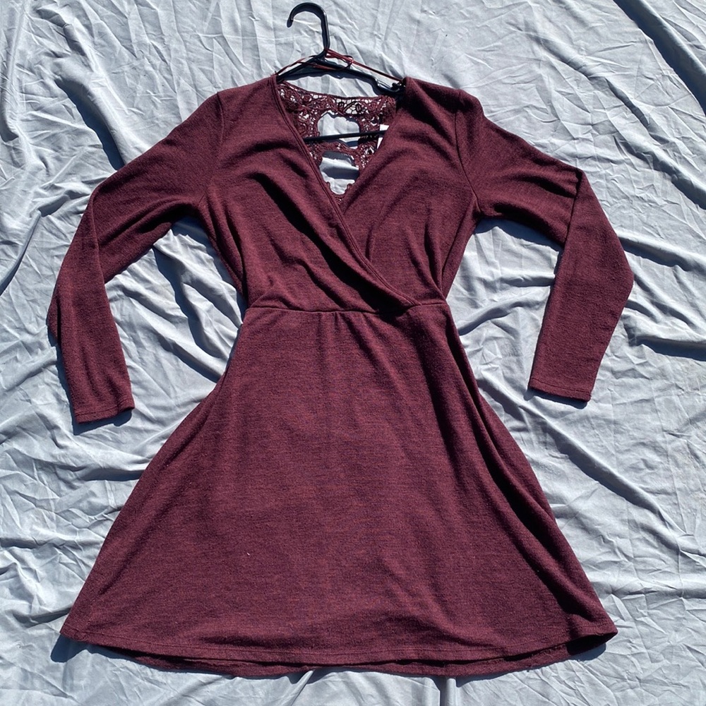 Women’s Burgundy Longsleeve Lacy V-Neck Dress | Size Medium | Brand: Candies